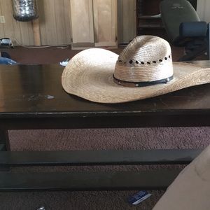 Meet your Posher, Manolo